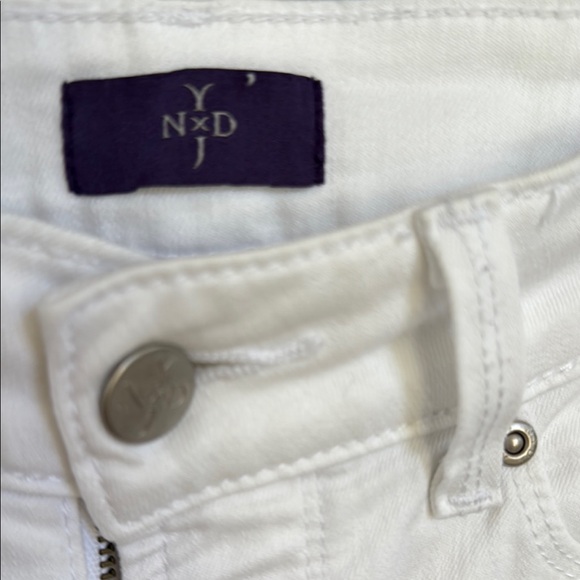 NYDJ White Straight Leg Jeans Crisp and Clean - Picture 3 of 6